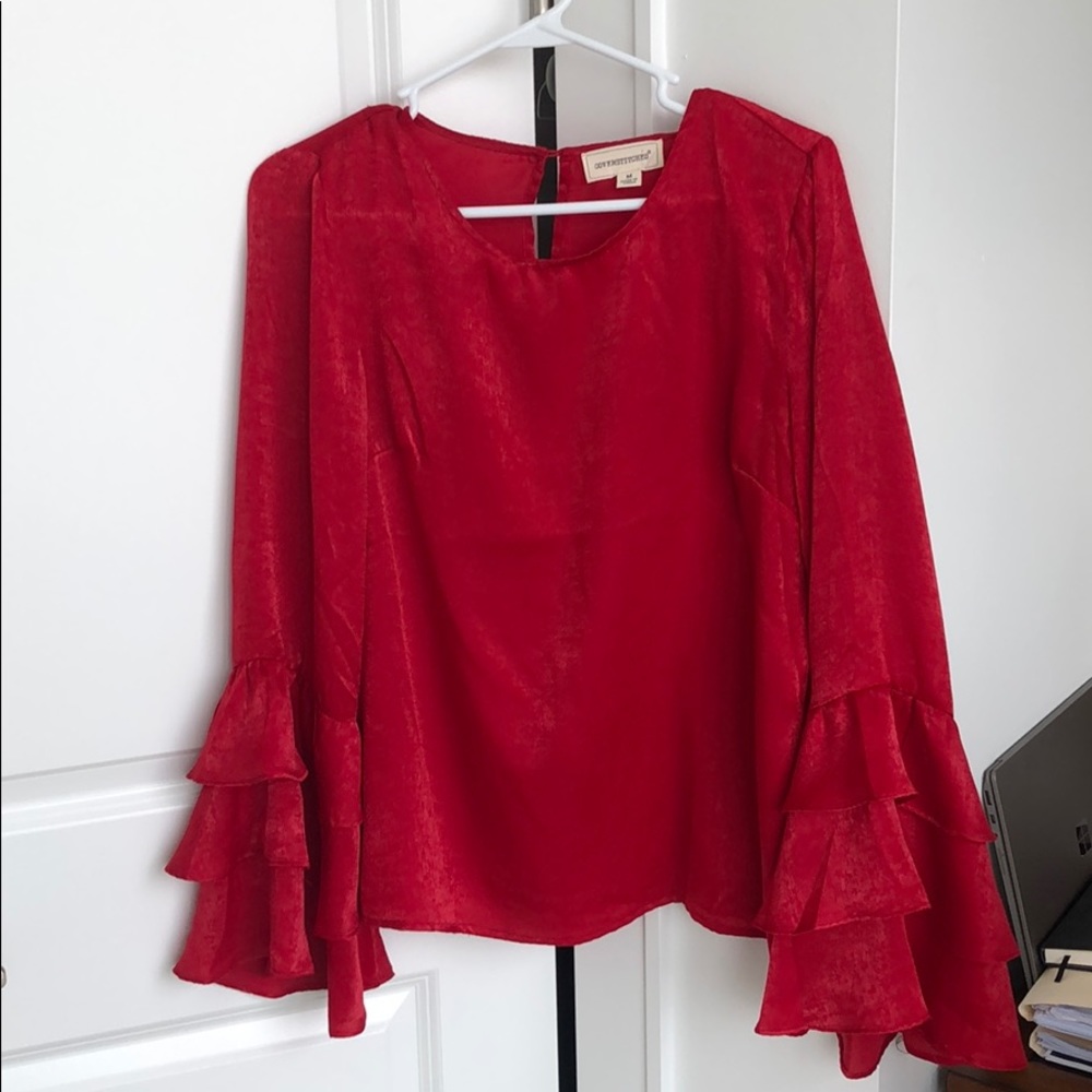 Red flare sleeved ruffle top